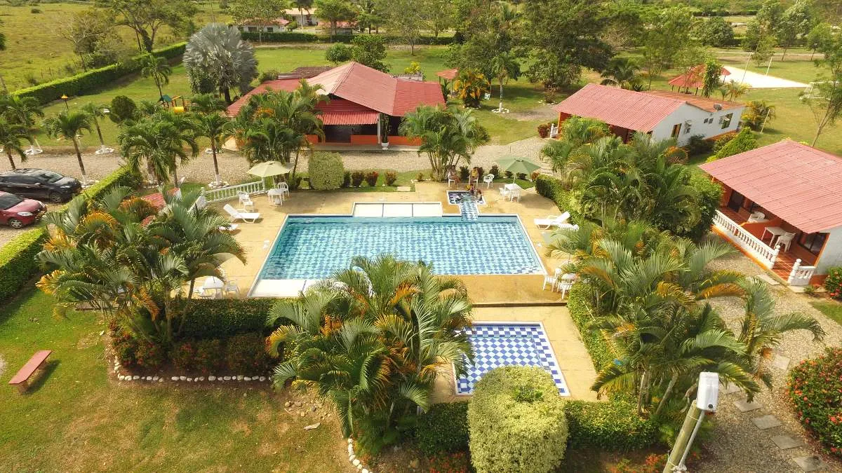 D_NQ_NP_2X_255225-MCO25406751825_032017-F Finca Turistica Melivale En Villavicencio,cabañas - Imagen 1